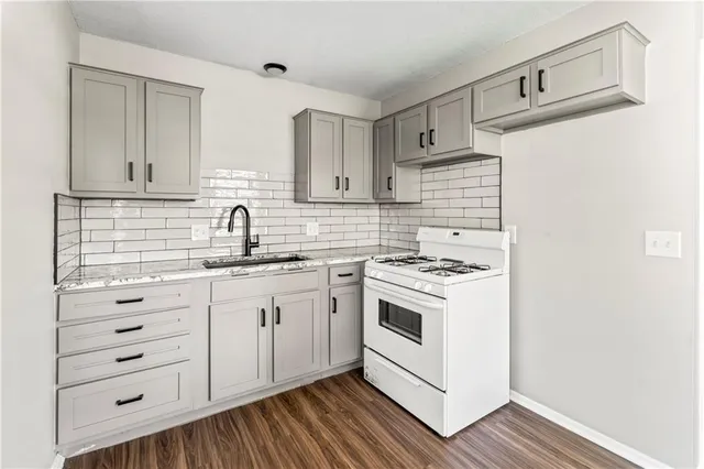 $295,000 | 14832 East Nickell Avenue, Independence, MO 64050