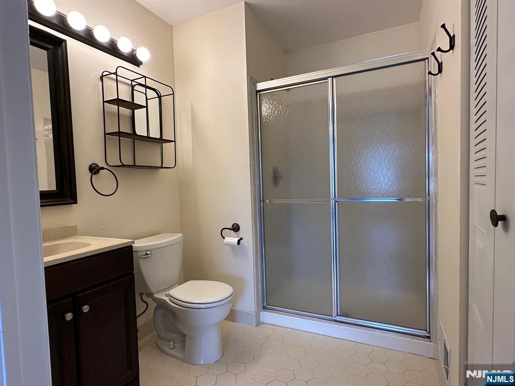965 Juniper Way, Unit 965 Mahwah, NJ 07430 - Photo 14 of 16