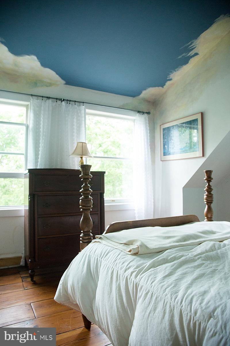 11622 Harp Road Hagerstown, MD 21742 - Photo 14 of 25 Upper level Bedroom