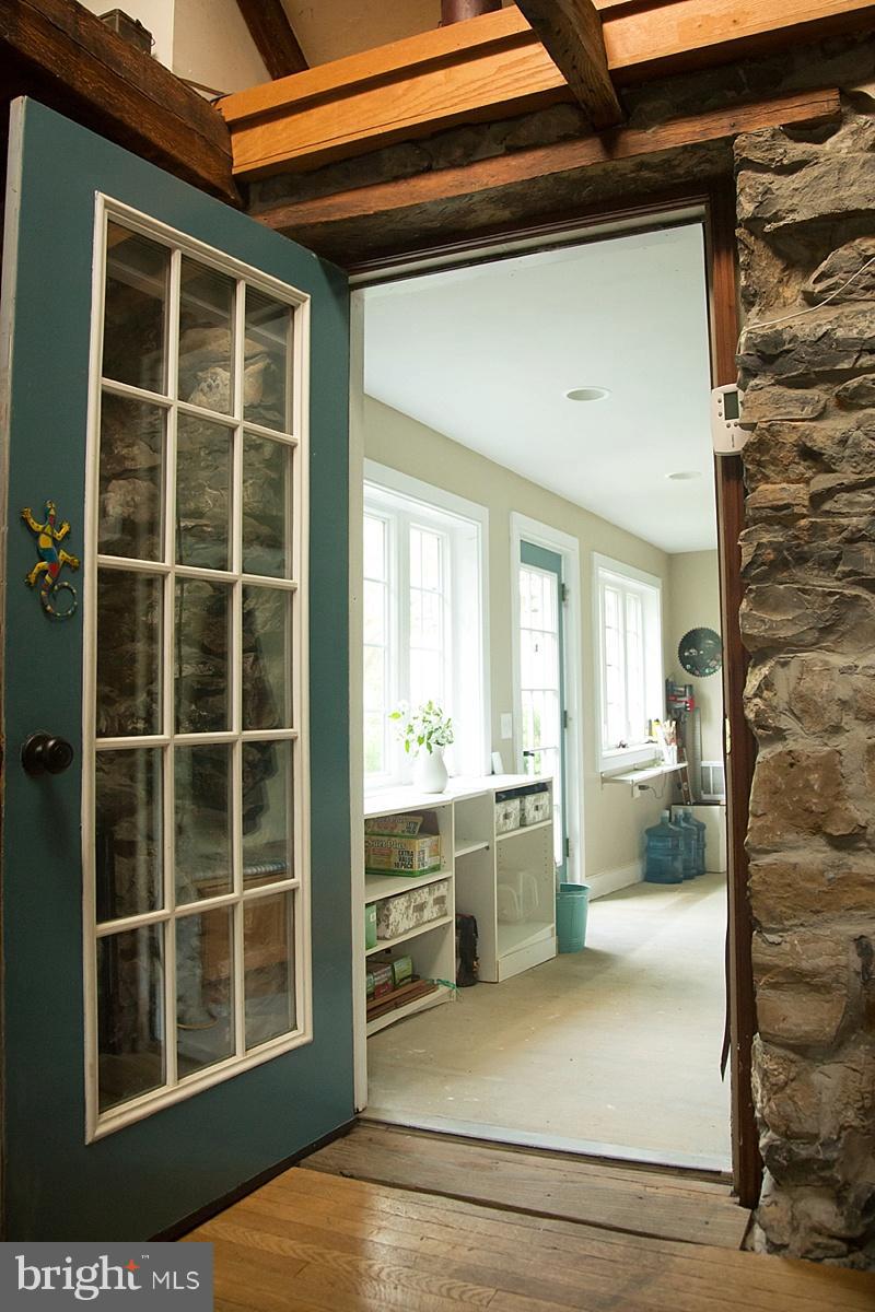 11622 Harp Road Hagerstown, MD 21742 - Photo 17 of 25 In-law Suite entrance from Main house