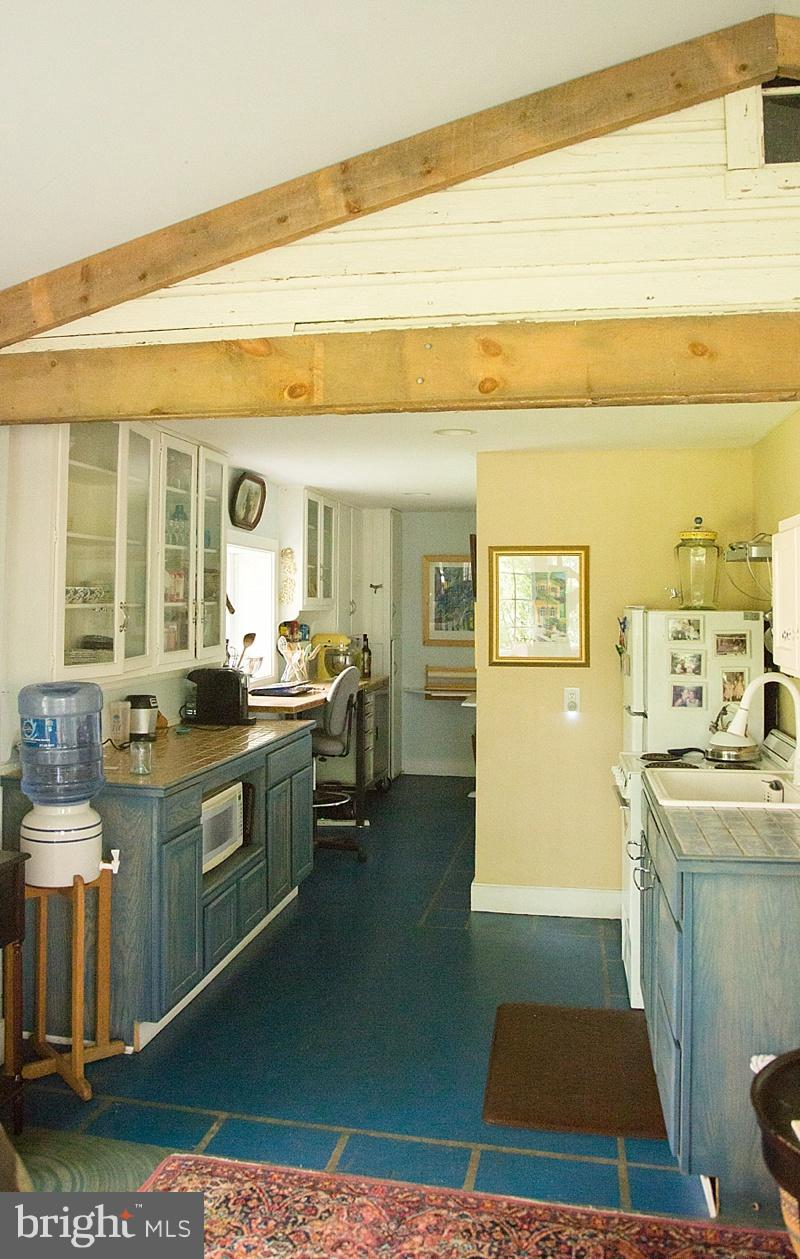 11622 Harp Road Hagerstown, MD 21742 - Photo 19 of 25 In-law Suite Kitchen
