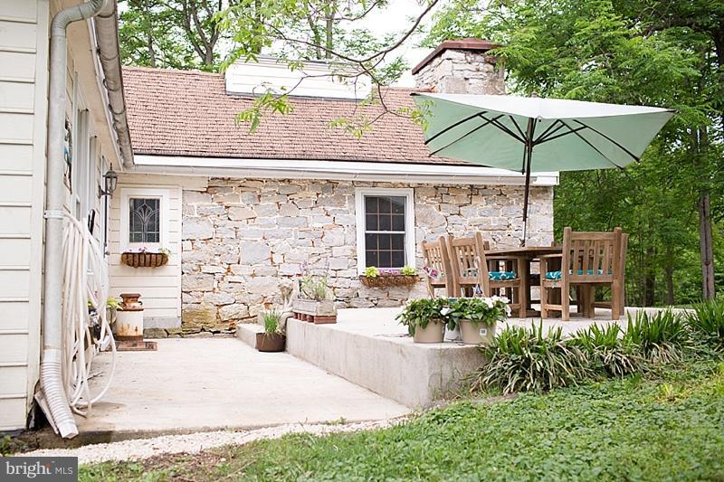 11622 Harp Road Hagerstown, MD 21742 - Photo 6 of 25 Patio