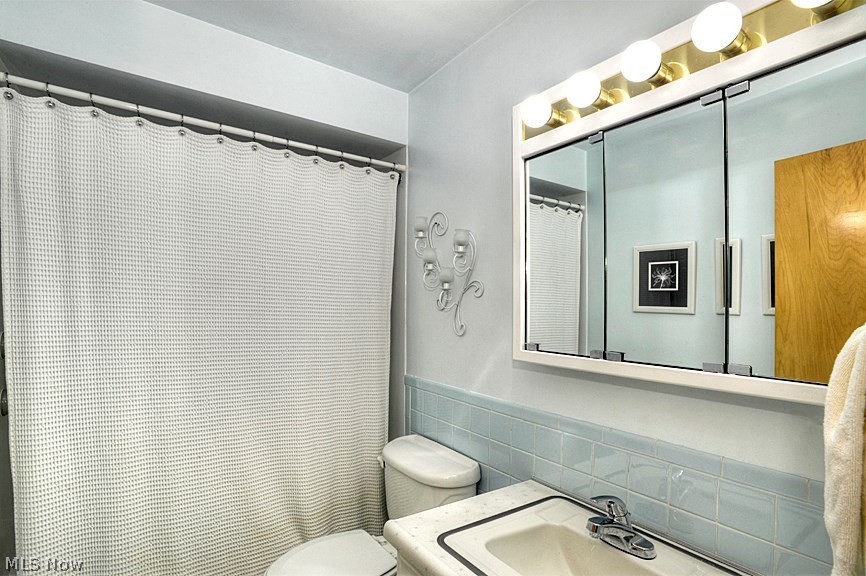 4276 Grannis Road Cleveland, OH 44126 - Photo 12 of 24 Gallery Image 12