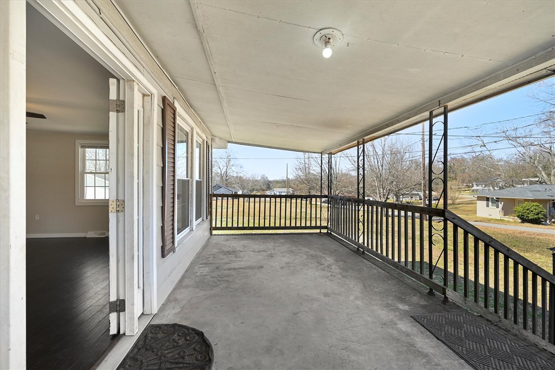 607 Looperville Road Piedmont, SC 29673 - Photo 3 of 28 Gallery Image 3