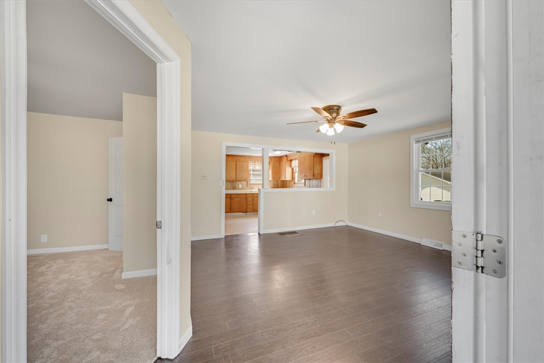 607 Looperville Road Piedmont, SC 29673 - Photo 5 of 28 Gallery Image 5
