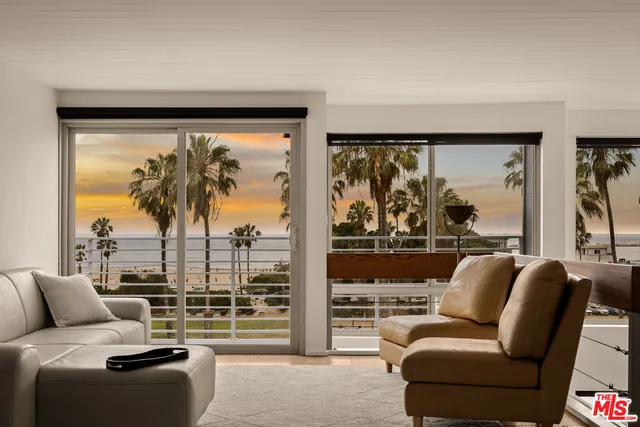 $2,995,000 | 6624 Vista Del Mar, Playa del Rey, CA 90293