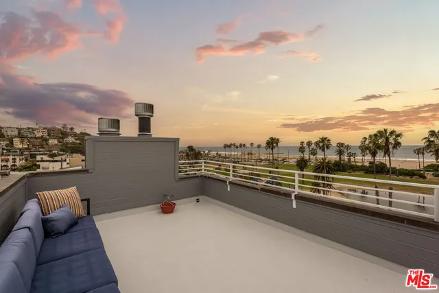 $2,995,000 | 6624 Vista Del Mar, Playa del Rey, CA 90293