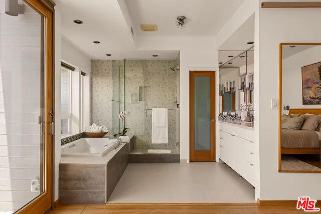 $2,995,000 | 6624 Vista Del Mar, Playa del Rey, CA 90293