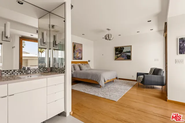 $2,995,000 | 6624 Vista Del Mar, Playa del Rey, CA 90293