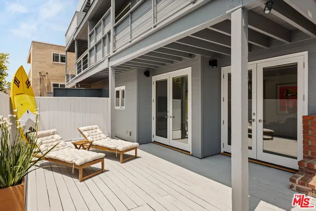 $2,995,000 | 6624 Vista Del Mar, Playa del Rey, CA 90293