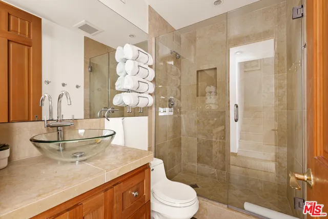 $2,995,000 | 6624 Vista Del Mar, Playa del Rey, CA 90293