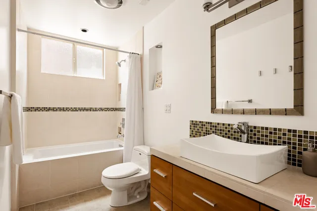 $2,995,000 | 6624 Vista Del Mar, Playa del Rey, CA 90293