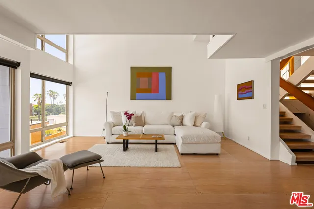 $2,995,000 | 6624 Vista Del Mar, Playa del Rey, CA 90293