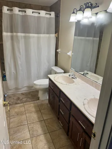 $415,000 | 3225 Threatt Drive, Olive Branch, MS 38654