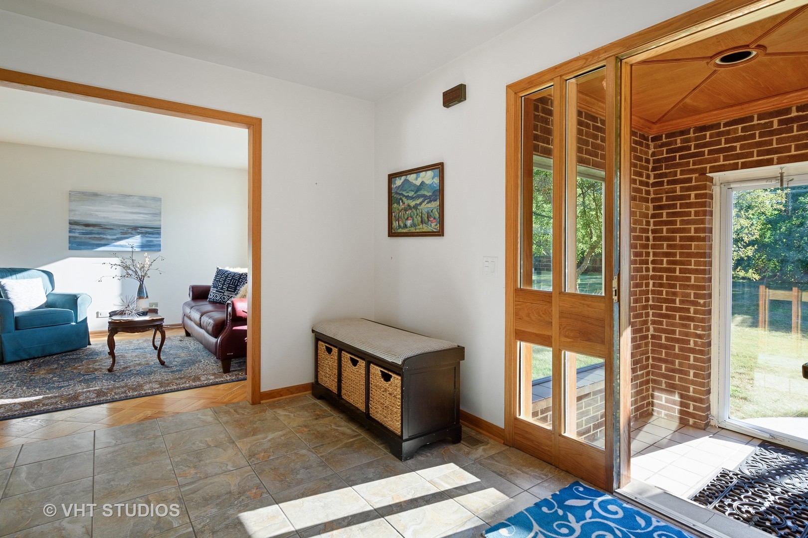 1310 West Hill Road Palatine, IL 60067 - Photo 2 of 22