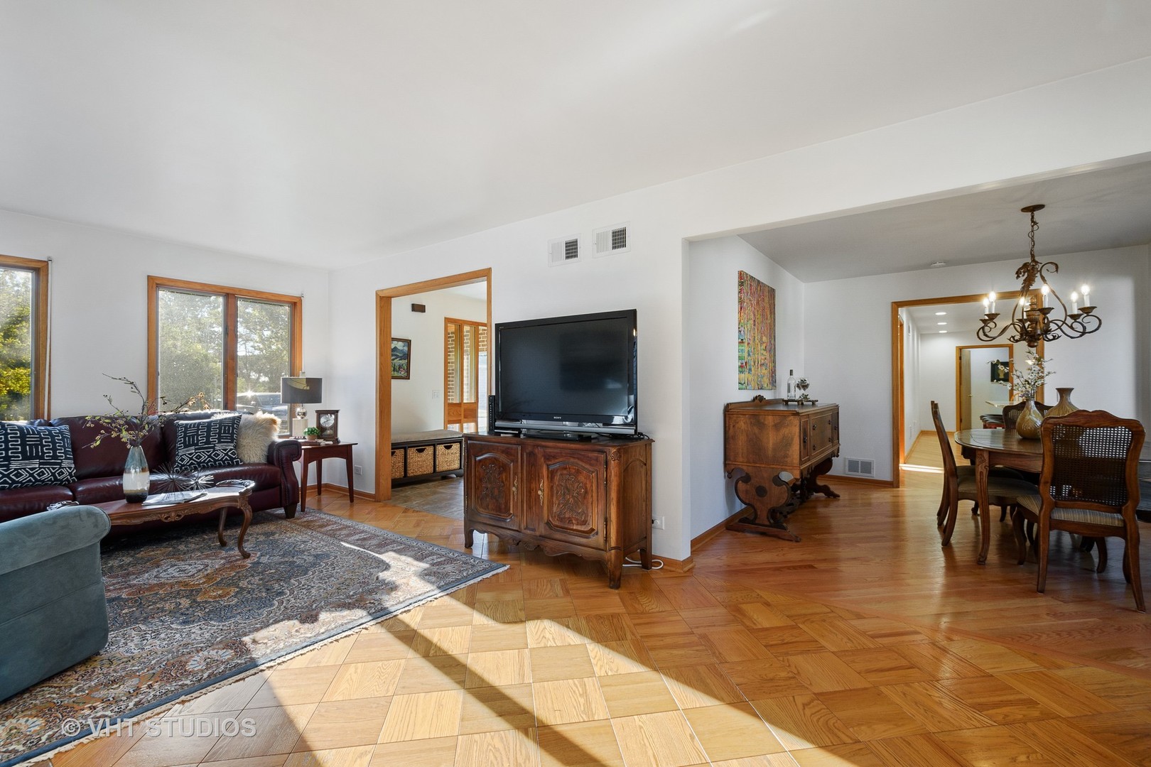 1310 West Hill Road Palatine, IL 60067 - Photo 4 of 22