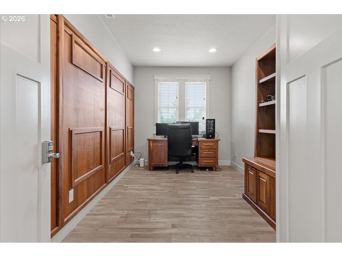 4098 Portland Road Northeast Salem, OR 97301 - Photo 20 of 47