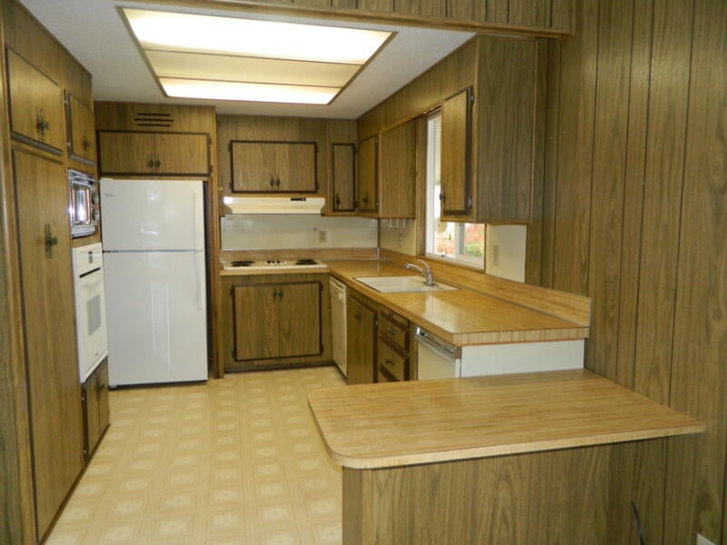 2373 Webster Road Grants Pass, OR 97526 - Photo 13 of 47 Kitchen