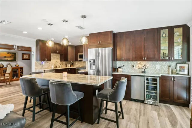 $969,900 | 3122 Southeast 18th Place, Cape Coral, FL 33904