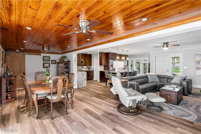 $969,900 | 3122 Southeast 18th Place, Cape Coral, FL 33904