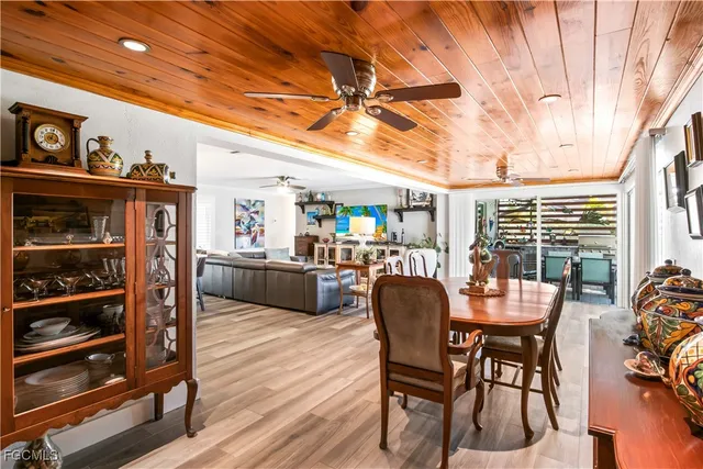 $969,900 | 3122 Southeast 18th Place, Cape Coral, FL 33904