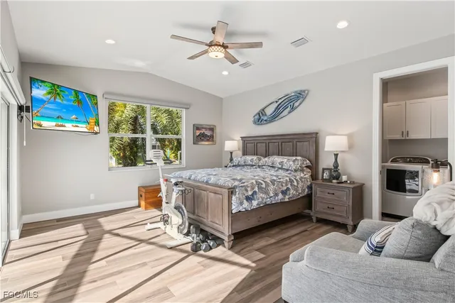 $969,900 | 3122 Southeast 18th Place, Cape Coral, FL 33904