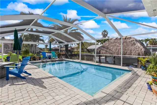 $969,900 | 3122 Southeast 18th Place, Cape Coral, FL 33904