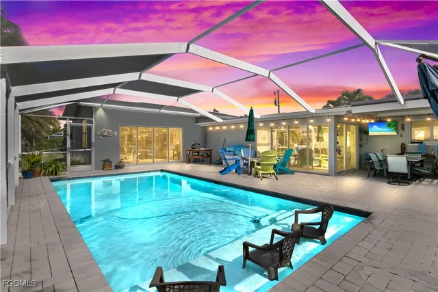 $969,900 | 3122 Southeast 18th Place, Cape Coral, FL 33904