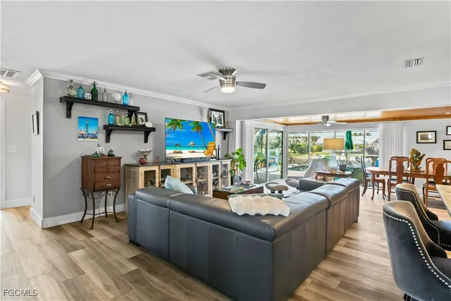 $969,900 | 3122 Southeast 18th Place, Cape Coral, FL 33904