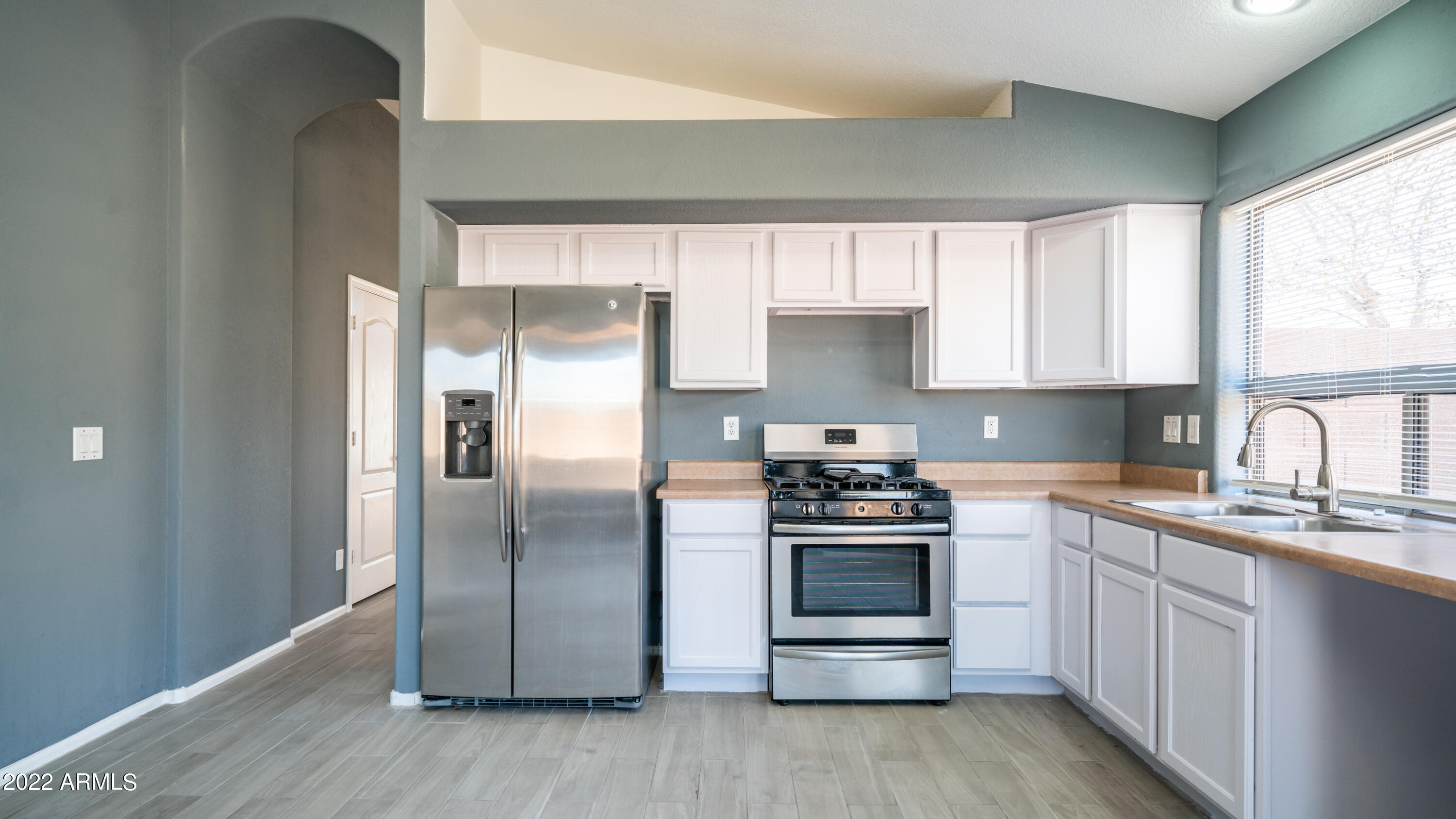 42430 Chambers Drive Maricopa, AZ 85138 - Photo 4 of 19 Kitchen