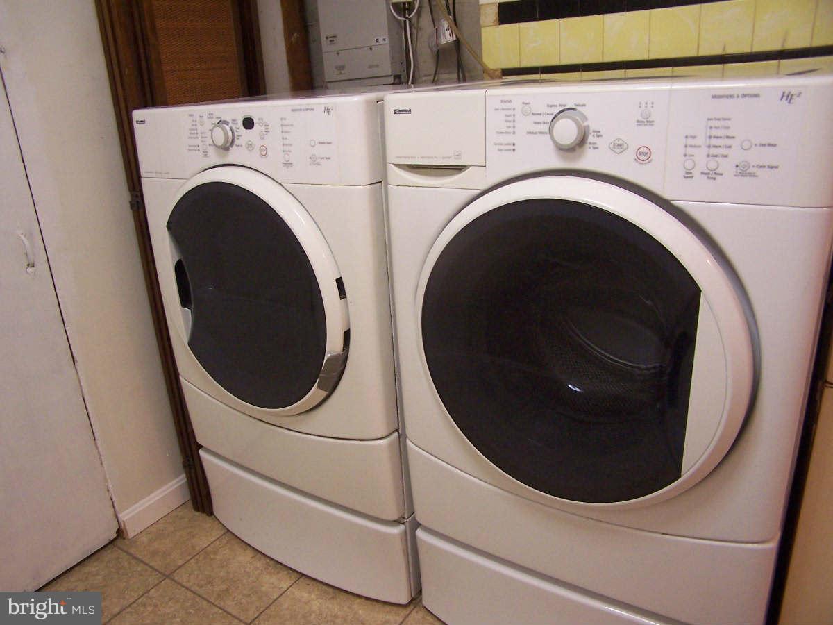 530 Academy Road Baltimore, MD 21228 - Photo 14 of 19 a close up view of a washer and dryer