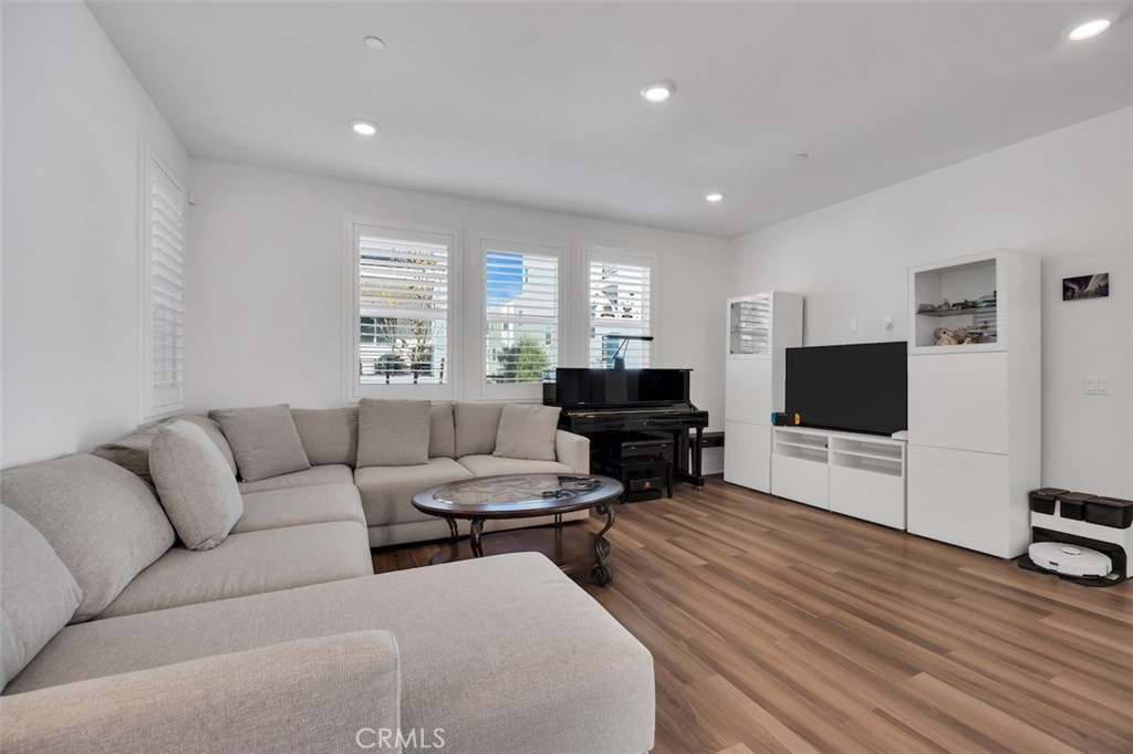 166 Sash Irvine, CA 92618 - Photo 15 of 37