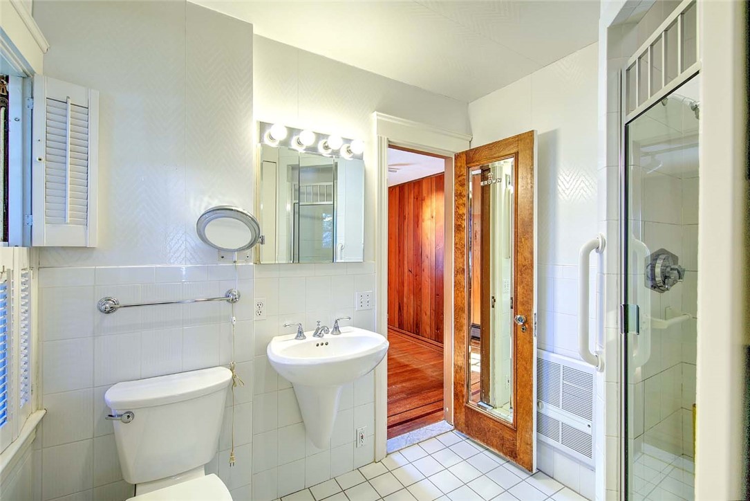 39 Harwich Road Providence, RI 02906 - Photo 30 of 50