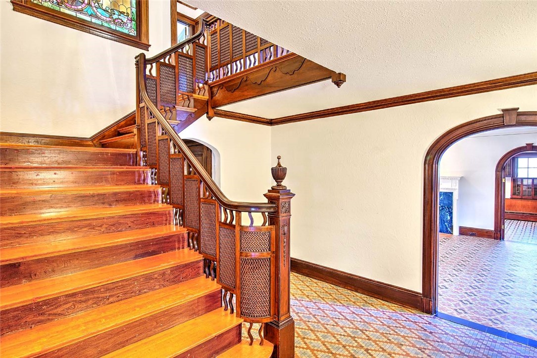 39 Harwich Road Providence, RI 02906 - Photo 6 of 50