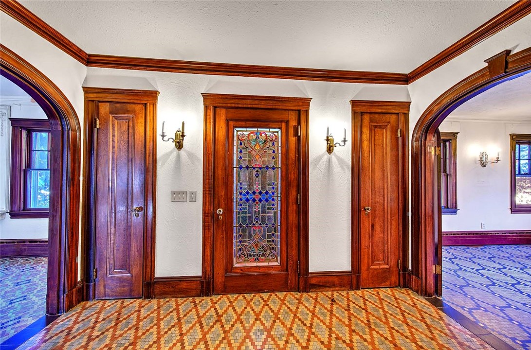 39 Harwich Road Providence, RI 02906 - Photo 7 of 50