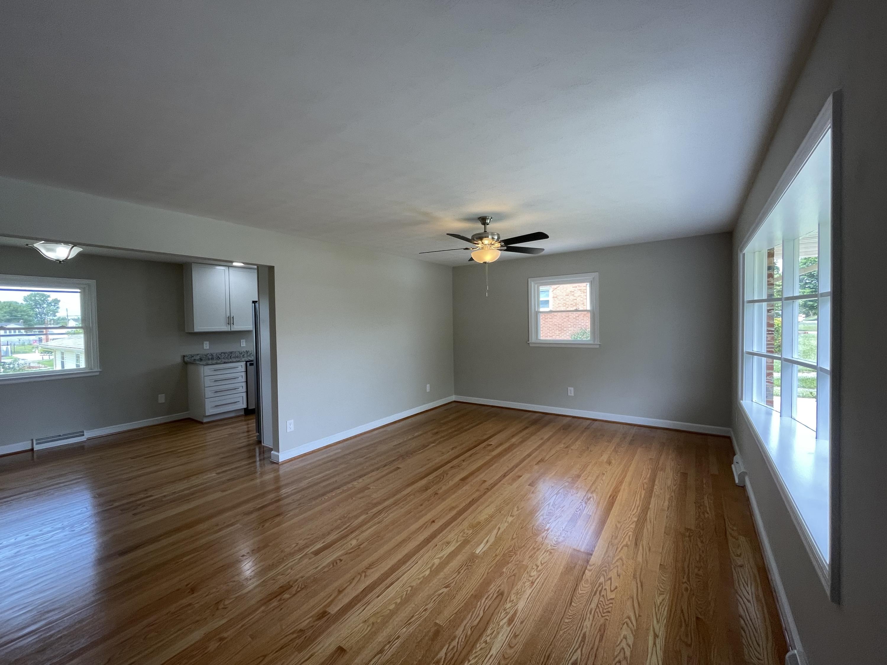 521 Magnolia Road Roanoke, VA 24019 - Photo 10 of 30 IMG_8781