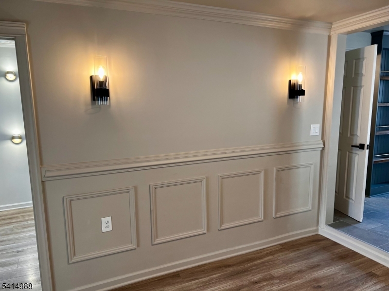 51 Delaware Street Elizabeth Port, NJ 07206 - Photo 5 of 19