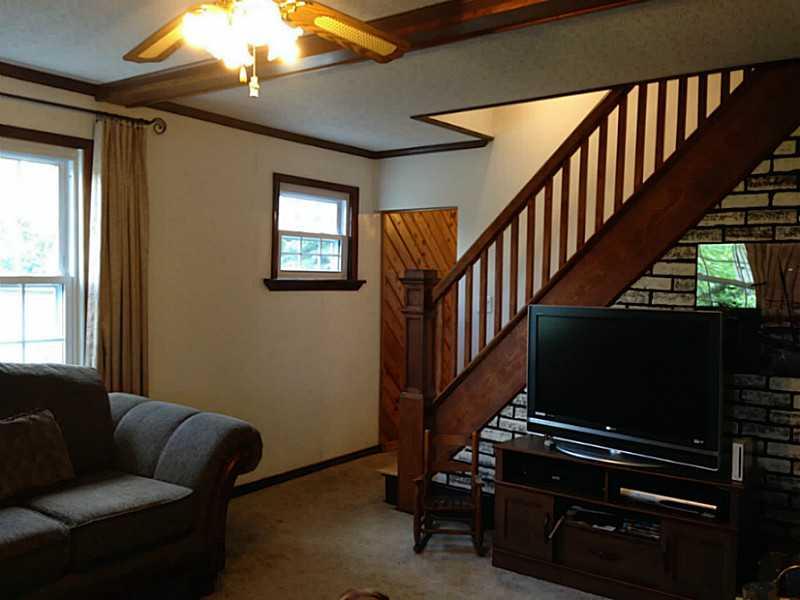 595 Hecla Road Mount Pleasant, PA 15666 - Photo 14 of 25 Family Room.