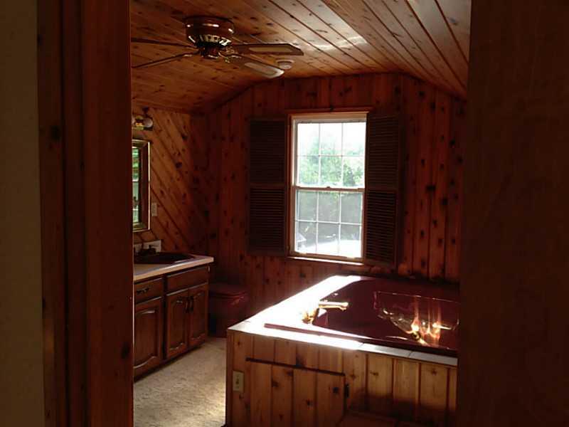 595 Hecla Road Mount Pleasant, PA 15666 - Photo 20 of 25 Full Bath.