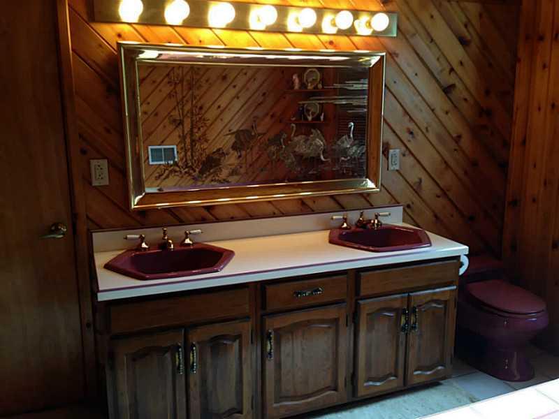 595 Hecla Road Mount Pleasant, PA 15666 - Photo 22 of 25 Full Bath.