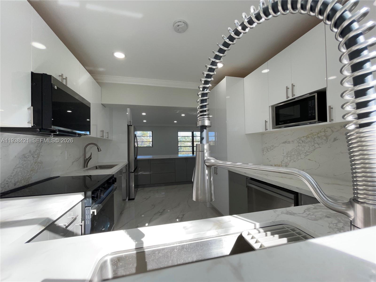 740 Northeast 181st Street Miami, FL 33162 - Photo 5 of 19