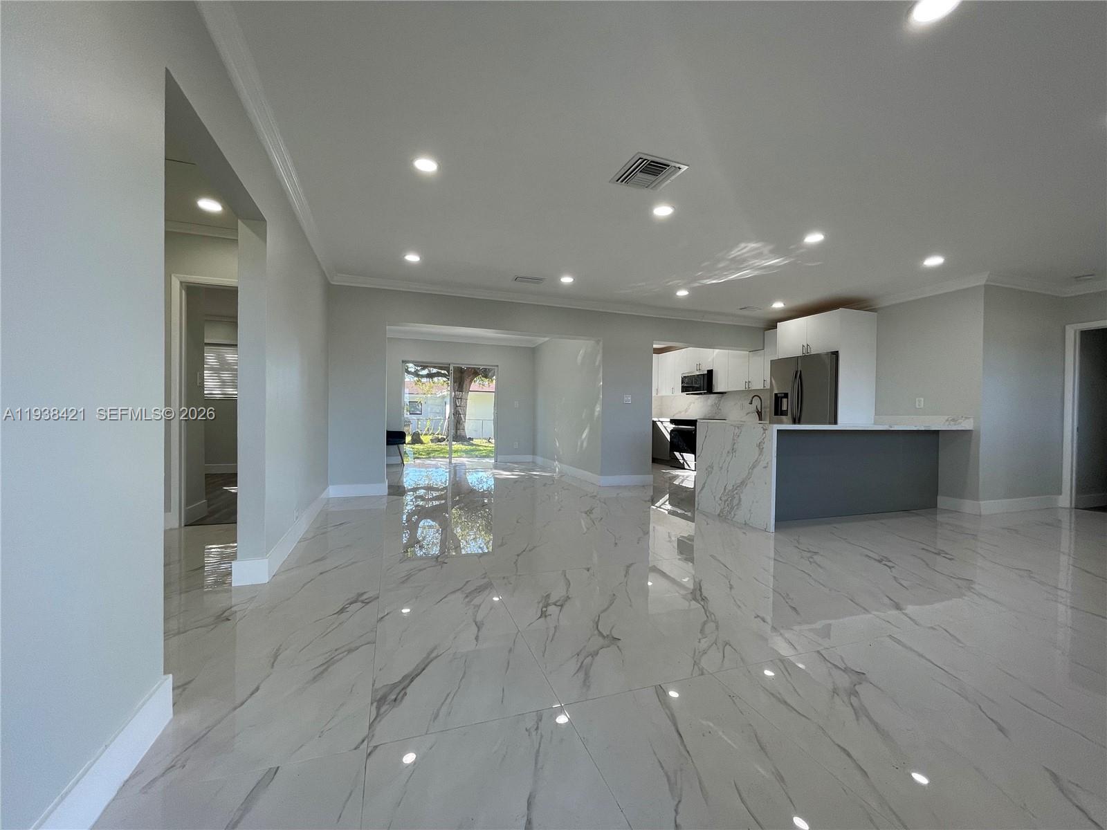 740 Northeast 181st Street Miami, FL 33162 - Photo 6 of 19