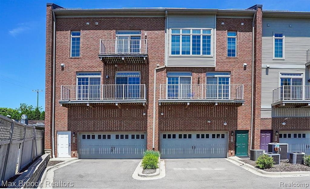 2002 Hazel Street, Unit 69 Birmingham, MI 48009 - Photo 23 of 25