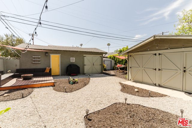 $1,327,500 | 2216 West 28th Street, Los Angeles, CA 90018