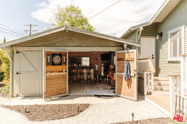 $1,327,500 | 2216 West 28th Street, Los Angeles, CA 90018