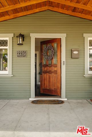 $1,327,500 | 2216 West 28th Street, Los Angeles, CA 90018