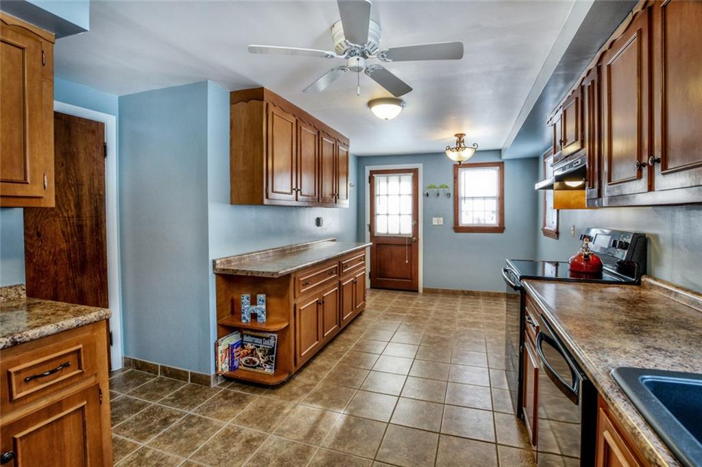 1776 Sample Road Allison Park, PA 15101 - Photo 5 of 17