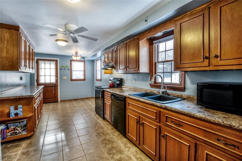 1776 Sample Road Allison Park, PA 15101 - Photo 6 of 17