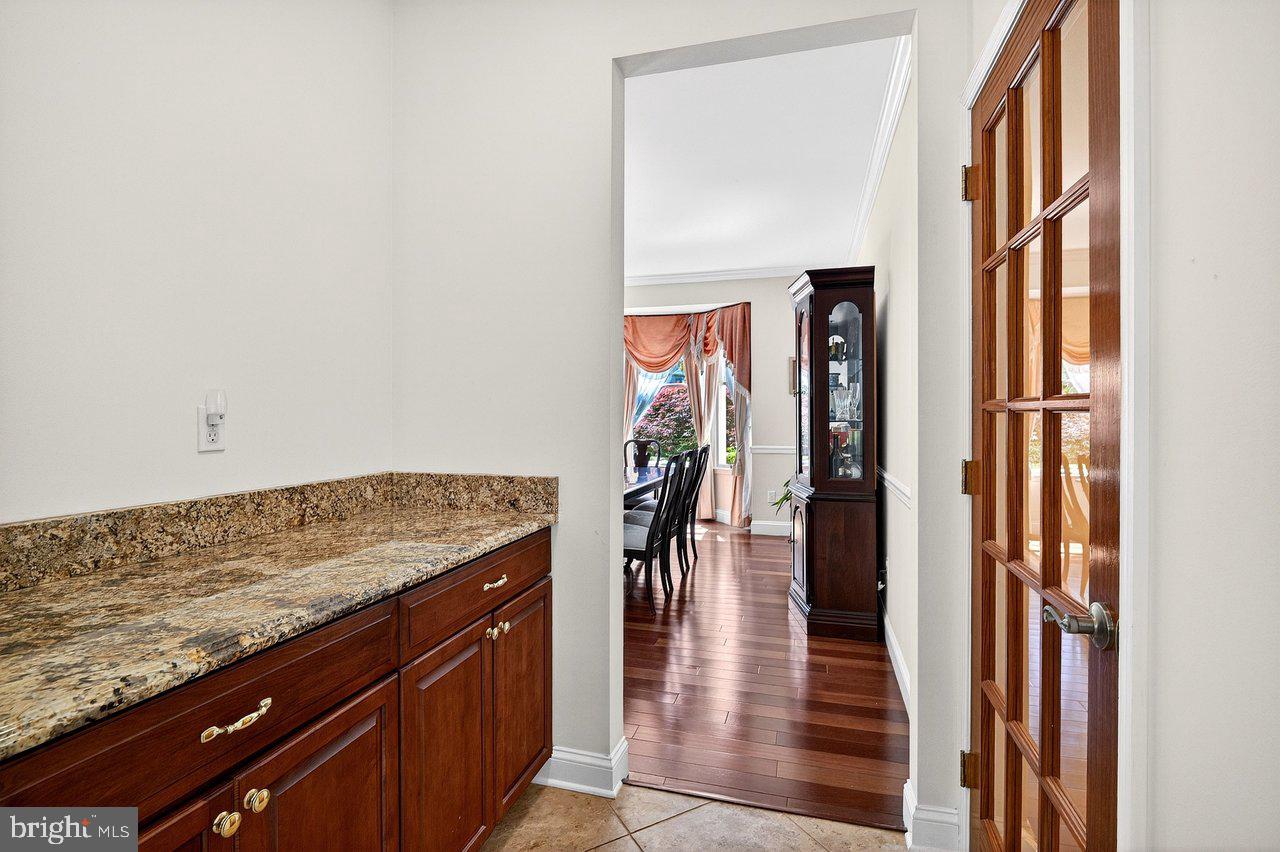 23 Zaitz Farm Road West Windsor, NJ 08550 - Photo 18 of 63 Butlers pantry