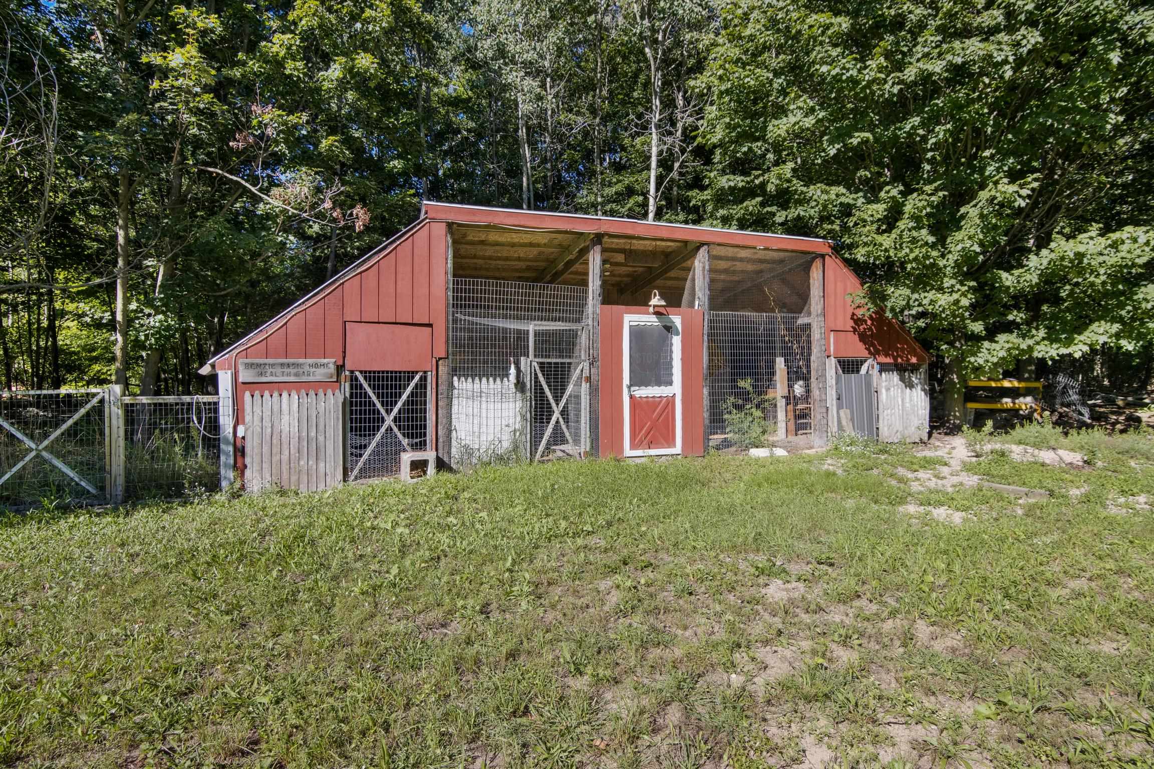 941 South Weldon Road Beulah, MI 49617 - Photo 31 of 34